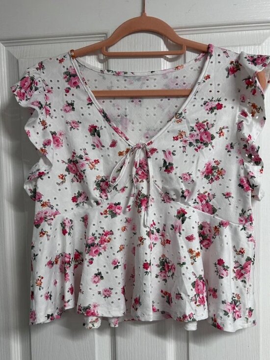 Tops - White Floral Eyelet Ruffle Cap Sleeve Peplum Top
